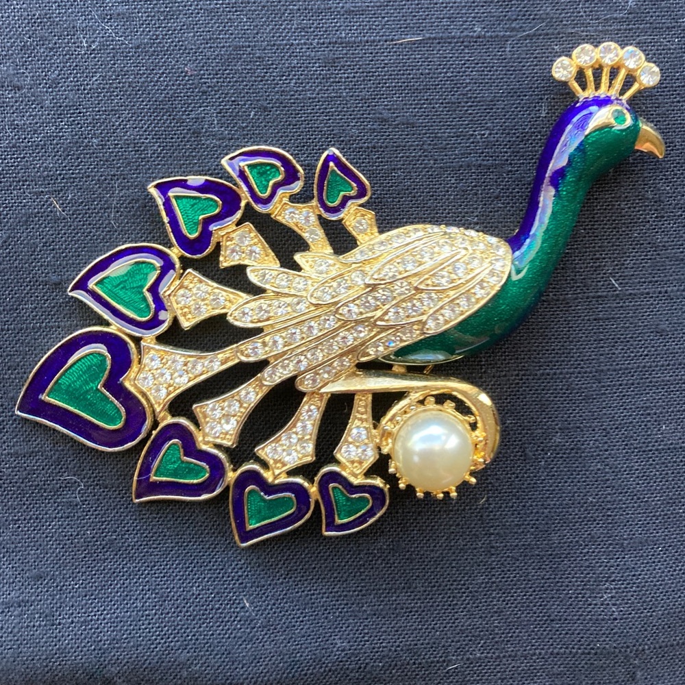 Vintage Large Peacock Pin. Jewels and enamel